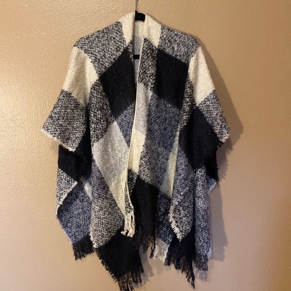 Sweaters - buffalo checkered shawl